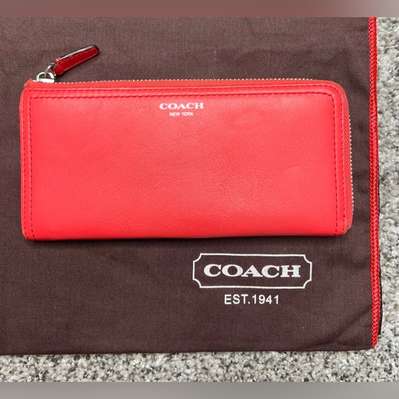 COACH wallet - Picture 1 of 5